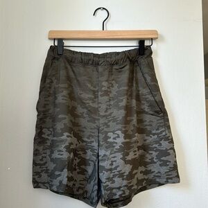 Lululemon Men’s Camo No Liner Shorts Size M